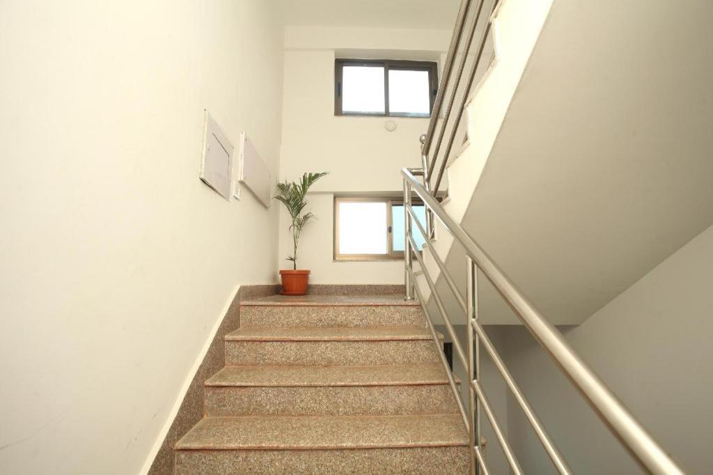 Oyo 525 Hotel Aloka Inn Румминдей Экстерьер фото