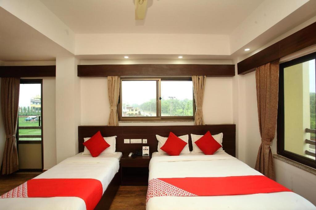 Oyo 525 Hotel Aloka Inn Румминдей Экстерьер фото