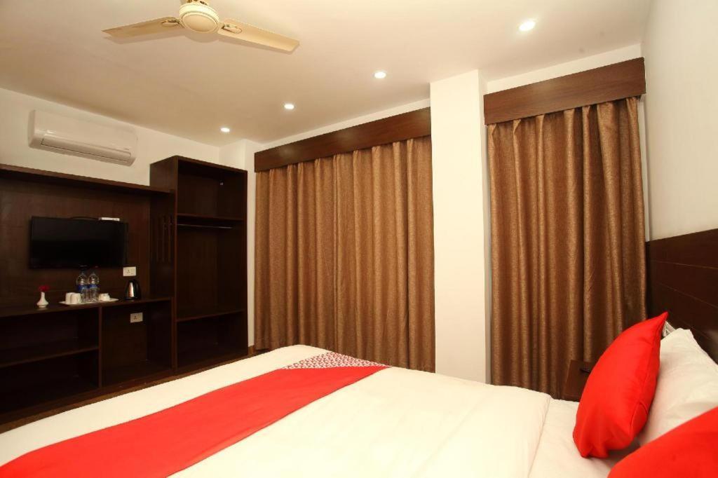 Oyo 525 Hotel Aloka Inn Румминдей Экстерьер фото