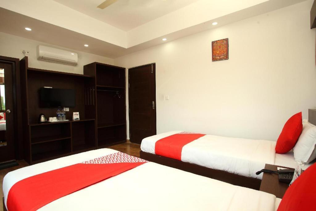 Oyo 525 Hotel Aloka Inn Румминдей Экстерьер фото