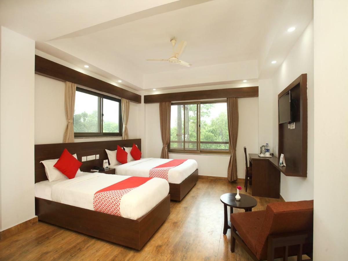 Oyo 525 Hotel Aloka Inn Румминдей Экстерьер фото