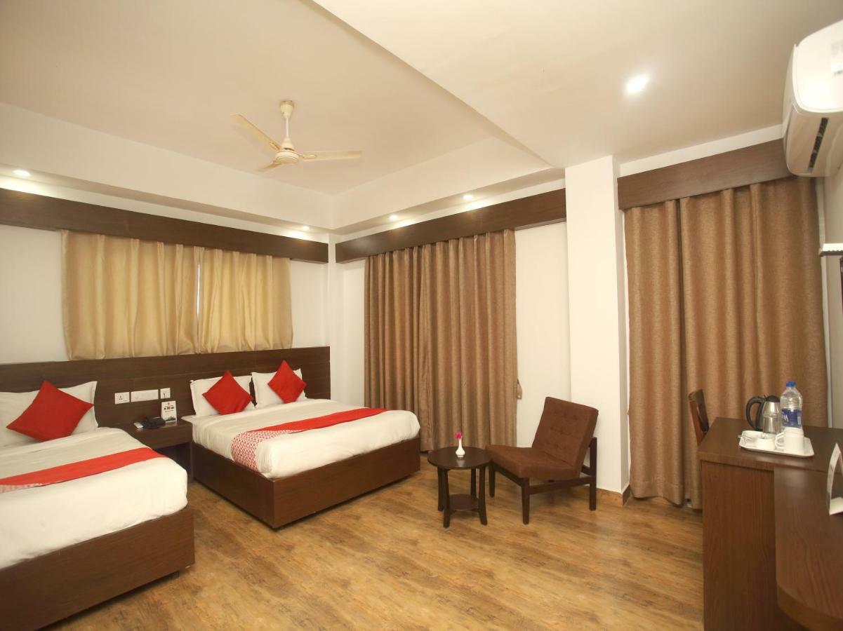 Oyo 525 Hotel Aloka Inn Румминдей Экстерьер фото