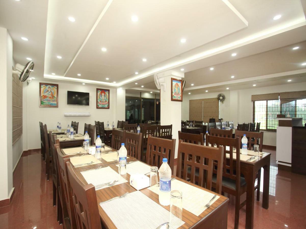Oyo 525 Hotel Aloka Inn Румминдей Экстерьер фото